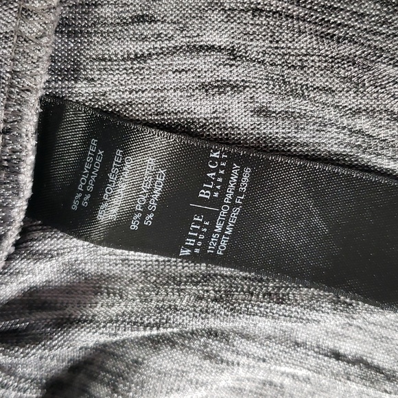 💕White house black market LARGE  Grey lightweight top with cinched side💕 - Picture 6 of 7